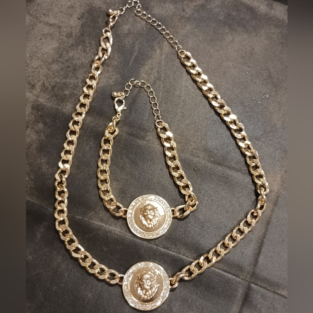 Gold Lion Chain Link Choker Necklace & Bracelet Set